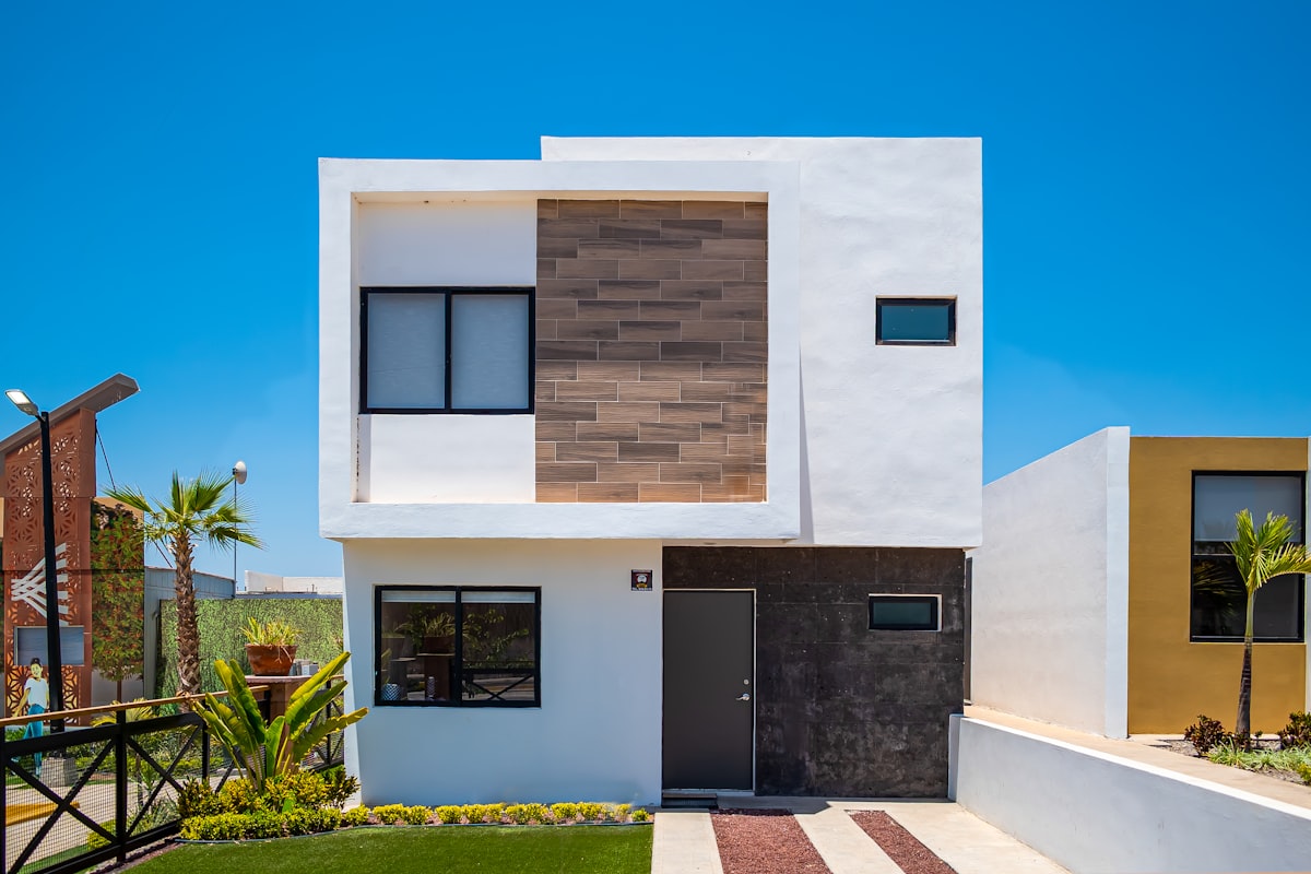 Houses and residences